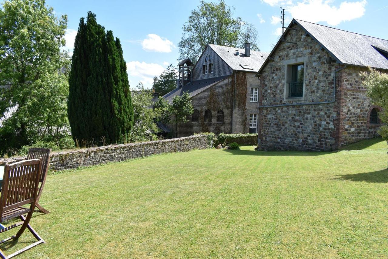Gites In Le Neufbourg -Mortain Exterior foto
