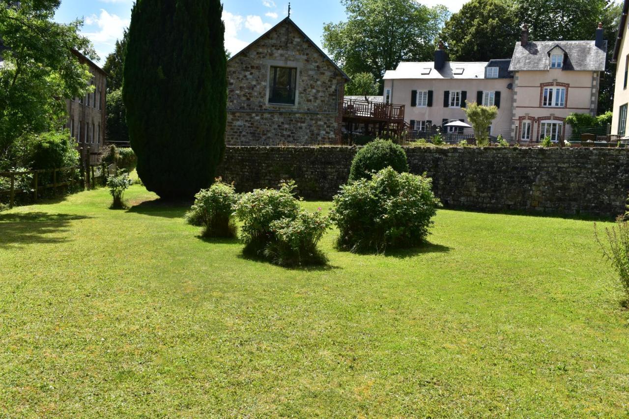Gites In Le Neufbourg -Mortain Exterior foto