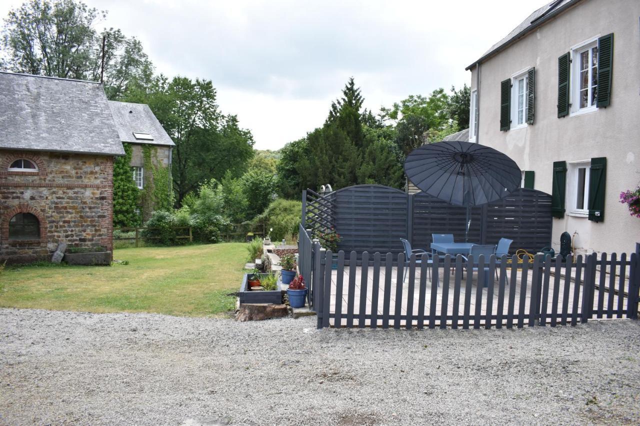 Gites In Le Neufbourg -Mortain Exterior foto