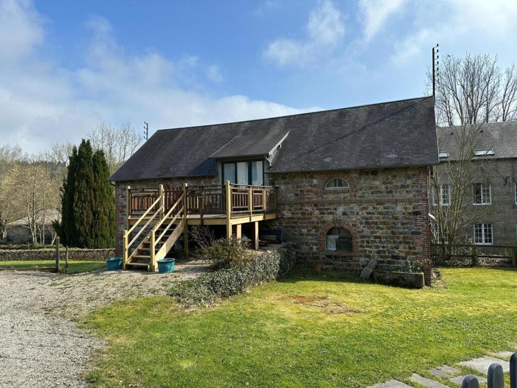 Gites In Le Neufbourg -Mortain Exterior foto